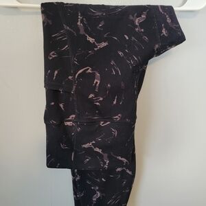 Active Life Black and Pink/Purple Patterned Leggings With Pockets- XL- Like New!